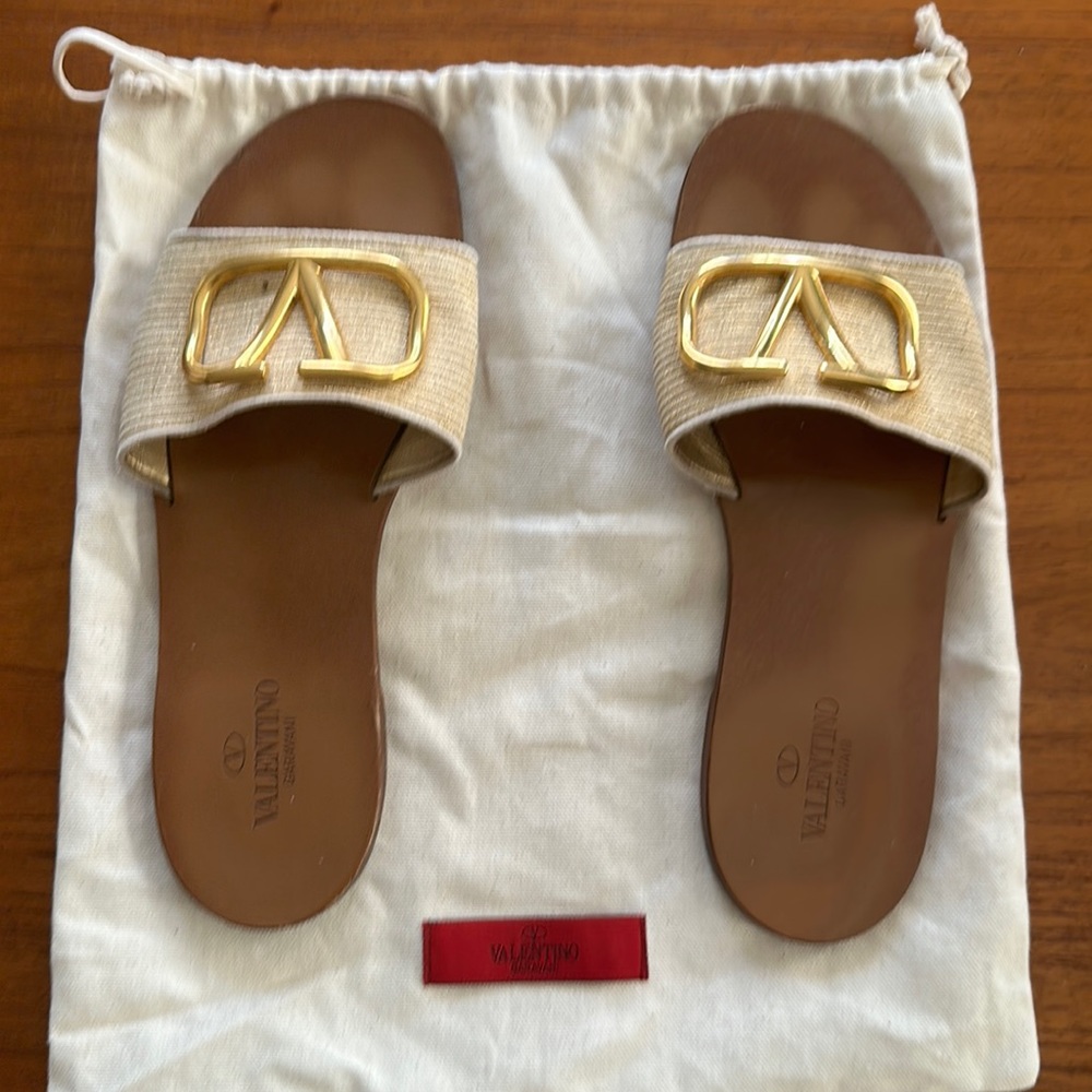 Valentino Garavani VLogo Sandals